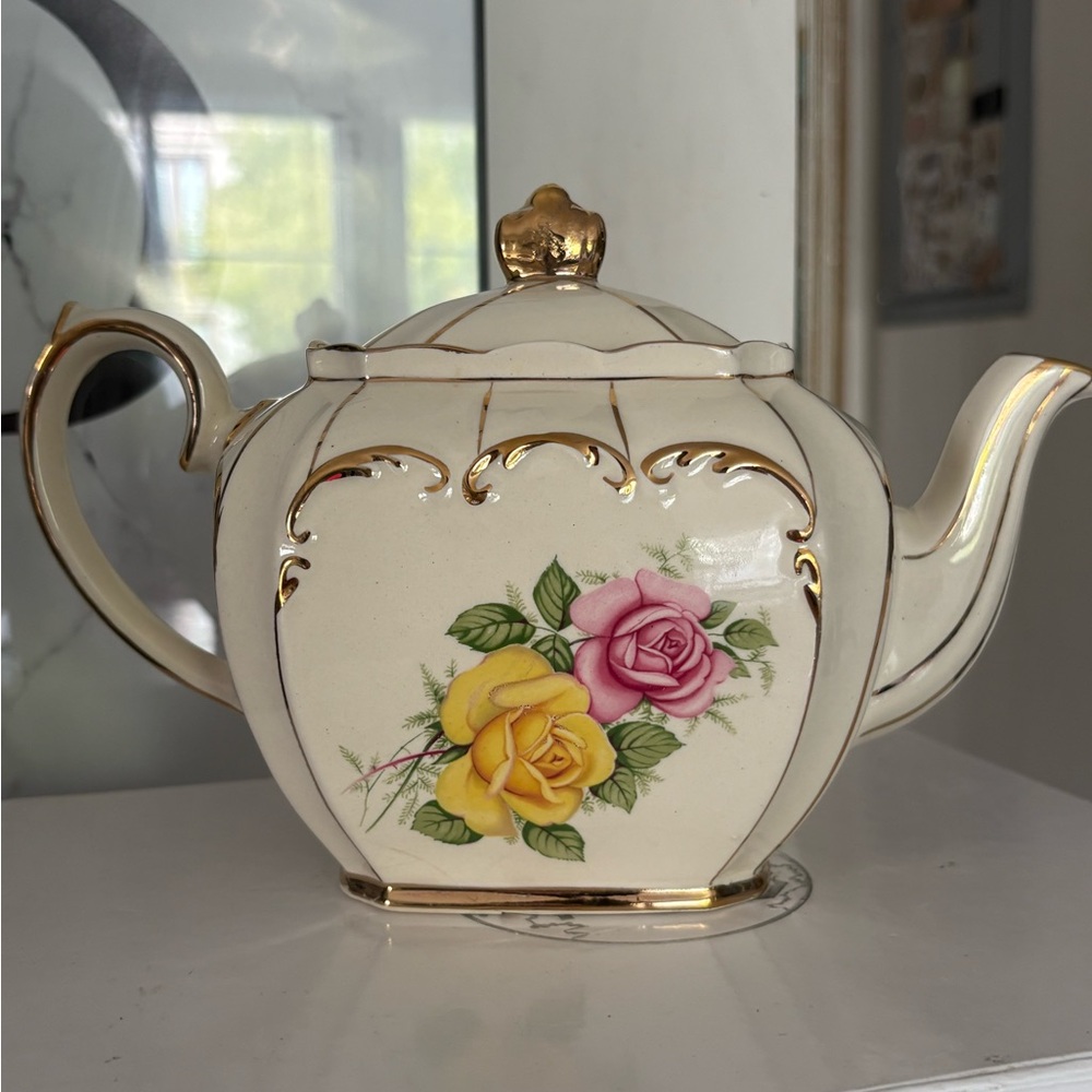 🏡Sadler Vintage Floral Porcelain Teapot with Gold Trim - Pink & Yellow Roses